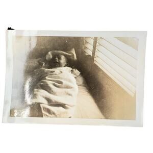 Vtg Newborn Baby Crying Monochrome Photography Found Snapshot B&W Landscape
